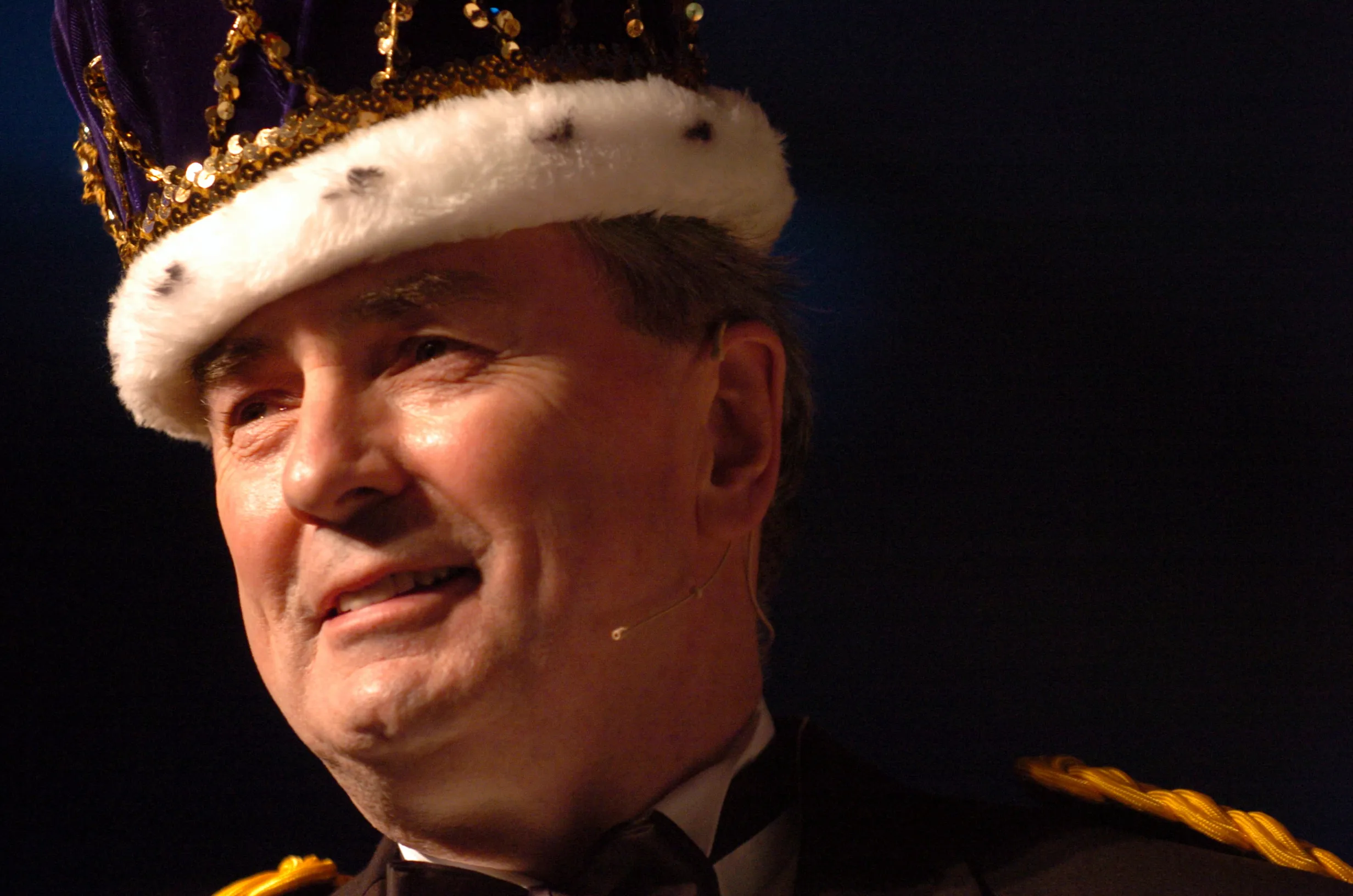 Newly-crowned St. Paul Winter Carnival King Boreas Neill O'Neill takes the stage to reveal the new Queen of the Snows during the Royal Coronation in St. Paul, Minn. on Friday, Jan. 27, 2006. (Pioneer Press: Brandi Jade Thomas)