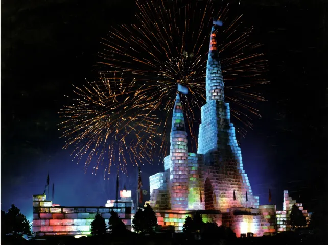 The 1986 ice palace near Lake Phalen was assembled with the help of 1,000 volunteers. The 128-foot-tall spectacle drew hundreds of thousands of visitors for the carnival’s 100-year anniversary. (Courtesy of Charlie Hall)