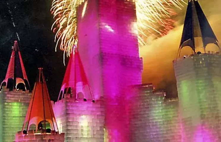 A fireworks display puts the final touches on the lighting ceremony for the 1992 Ice Palace during opening night on Harriet Island in St. Paul Wednesday, Jan. 22, 1992. Media from around the world, drawn here by the upcoming Super Bowl in Minneapolis, were on hand. Standing 166 feet high, the palace is nearly three times bigger and 40 feet taller than St. Paul’s last palace, built for the Winter Carnival’s centennial in 1986. Valica Boudry / Pioneer Press)