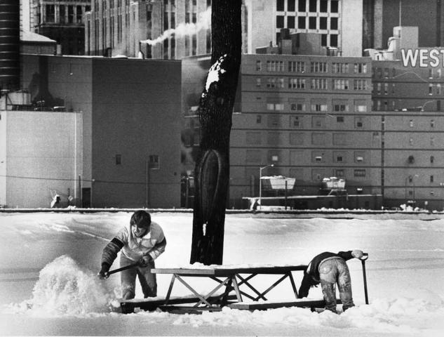 In February 1982, Terry Heiser of Woodbury searches for the Treasure Hunt medallion on Harriet Island. Note the acid-wash jeans on the hunter to the right. (Pioneer Press file photo)