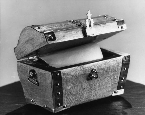 n 1953, people searched for a treasure chest. (Pioneer Press file photo)