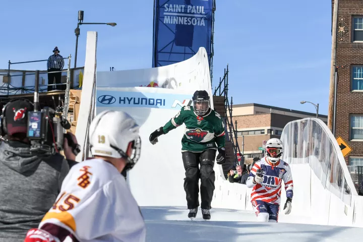 Carter skates down track. (Andy Rathbun / Pioneer Press)