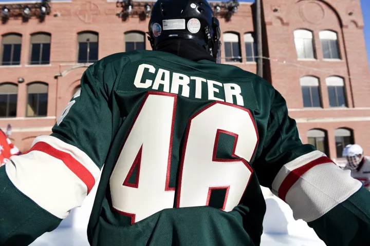 Carter wore a custom Minnesota Wild jersey while skating down the track. (Andy Rathbun / Pioneer Press)