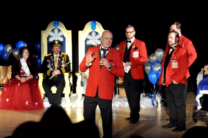 The Prince of Soot, aka "Sooty," the oldest member of the Vulcan Krewe and the Recorder of Past Memories, speaks to members of the audience before coronation. (Ginger Pinson / Pioneer Press)