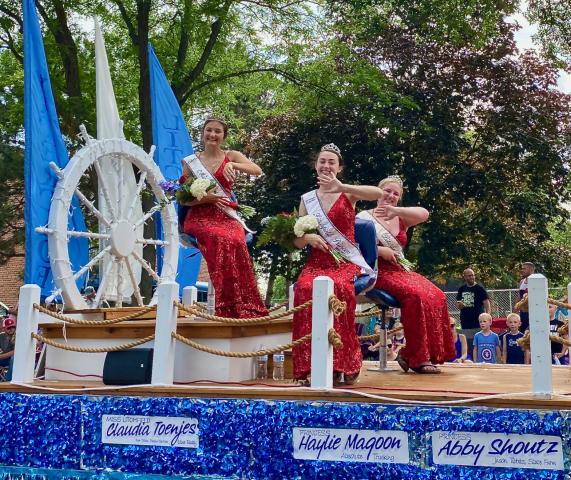 Litchfield Royalty In Parade