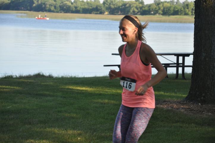 Amber Fynbo won last year’s four-mile race around Lake Ripley.
