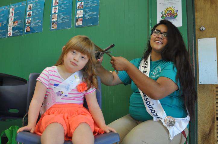 Maggie Gaulrapp got pampered by Watercade candidate Cindy Amparo-Espinoza.