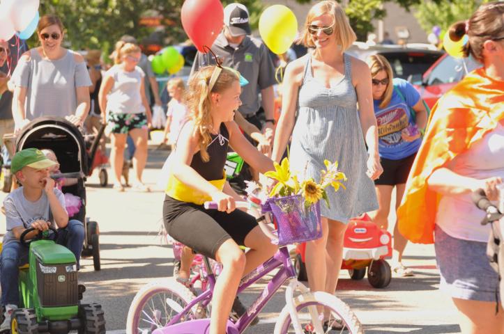 Litchfield Watercade’s Kiddie Parade attracted a crowd.