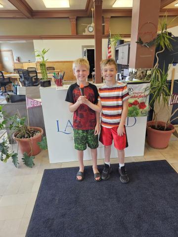 Coltin &amp; Bennett Vee