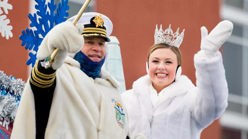The 2019 St. Paul Winter Carnival’s King Boreas Monte Johnson and Aurora, Queen of Snows Alison Gunter wave to the crowd during the King Boreas Grand Day Parade in St. Paul on Saturday, Jan. 26, 2019. (Andy Rathbun / Pioneer Press)