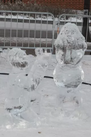 Polar Proposal: Jim Zupfer and Nate Stromberg won the $300 first prize in the individual artisan competition.