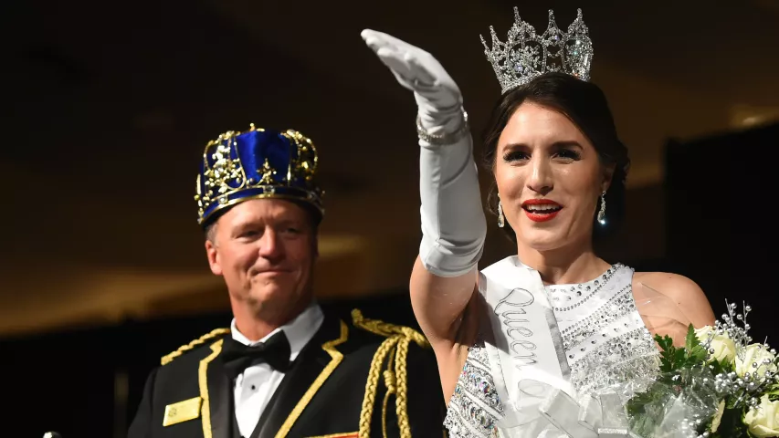 Jilla Nadimi, Aurora, Queen of Snows, blows kisses to the crowd after she and Tom Leonard, Boreas LXXXII, were crowned at the St. Paul Winter Carnival Royal Coronation at the RiverCentre in St. Paul on Friday, Jan. 26, 2018. (Pioneer Press / John Autey)