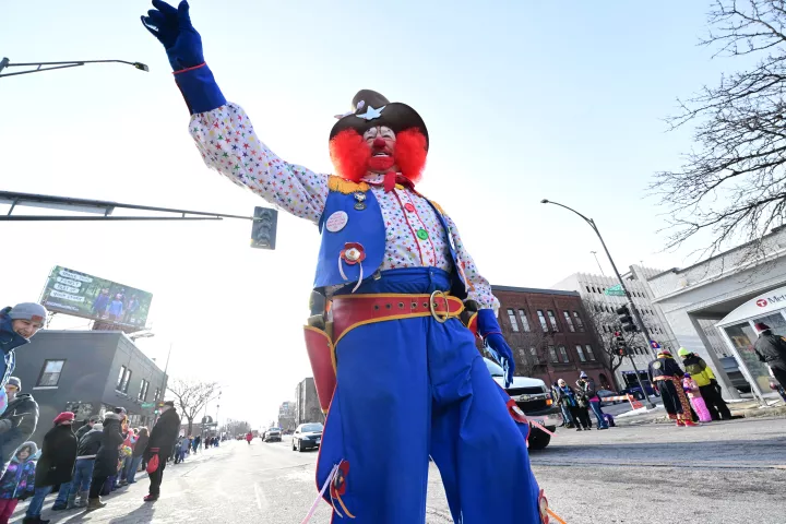 A Shriners Circus clown works the crowd during the 2022 King Boreas Grande Day Parade, Presented by Hamernick’s along West 7th Street in St. Paul on Saturday, January 29, 2022. (John Autey / Pioneer Press)
