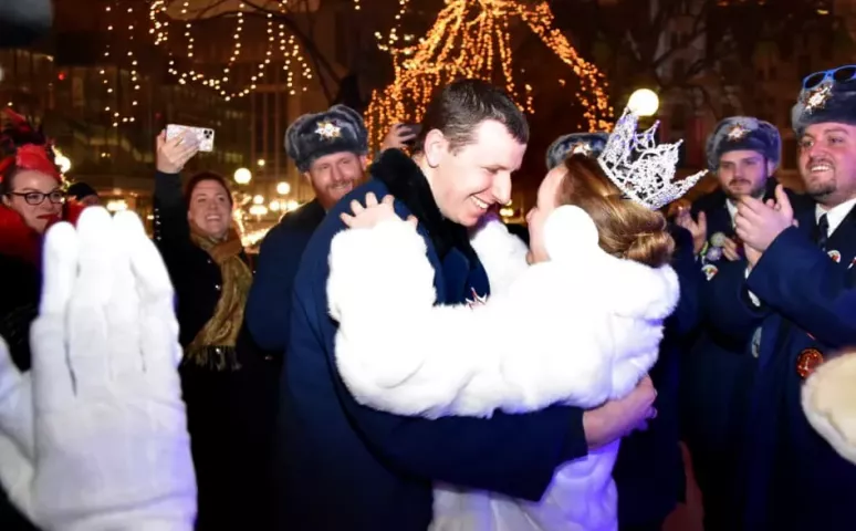 Kirstin Knutson, Aurora, Queen of Snows of the 2020 St. Paul Winter Carnival, and her fiance, Daniel Maslowski, share a moment after getting engaged in Rice Park. (Courtesy of Terri Bryendlson Johnson)